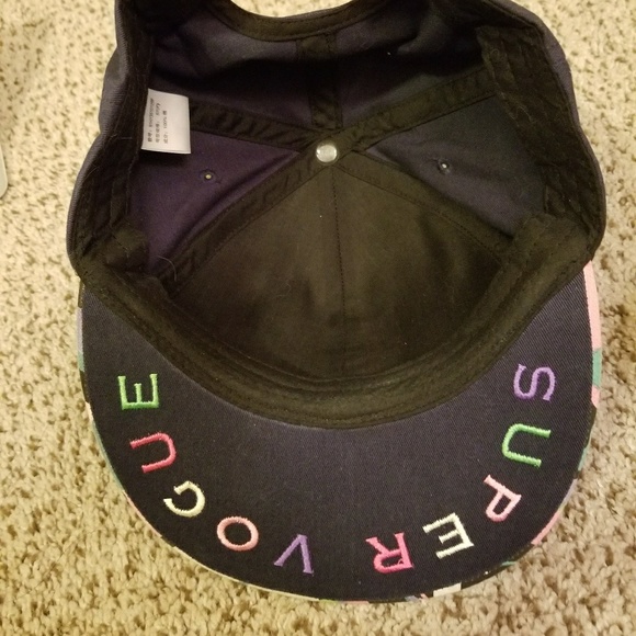 Hat - Picture 3 of 4